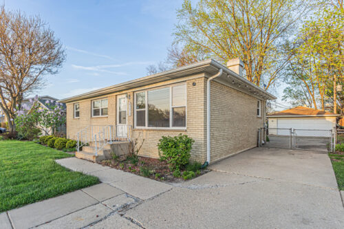 1423 S Busse Road, Mount Prospect, IL