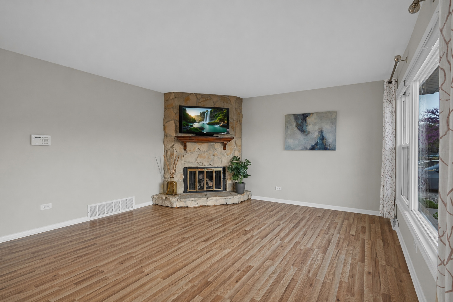 1423 S Busse Road, Mount Prospect, IL