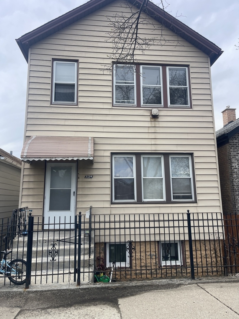 3524 S Emerald Avenue, Chicago, IL
