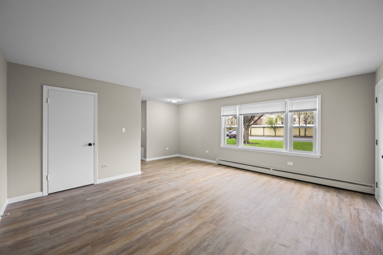 1101 HOLIDAY Lane #10, Des Plaines, IL