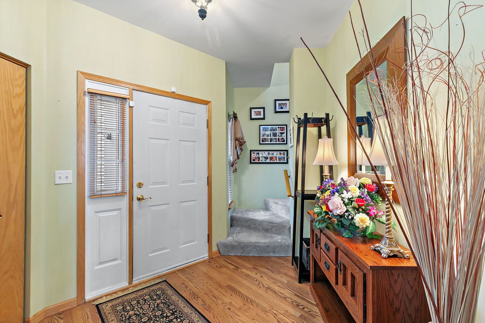 910 Cynthia Lane, Lake In The Hills, IL