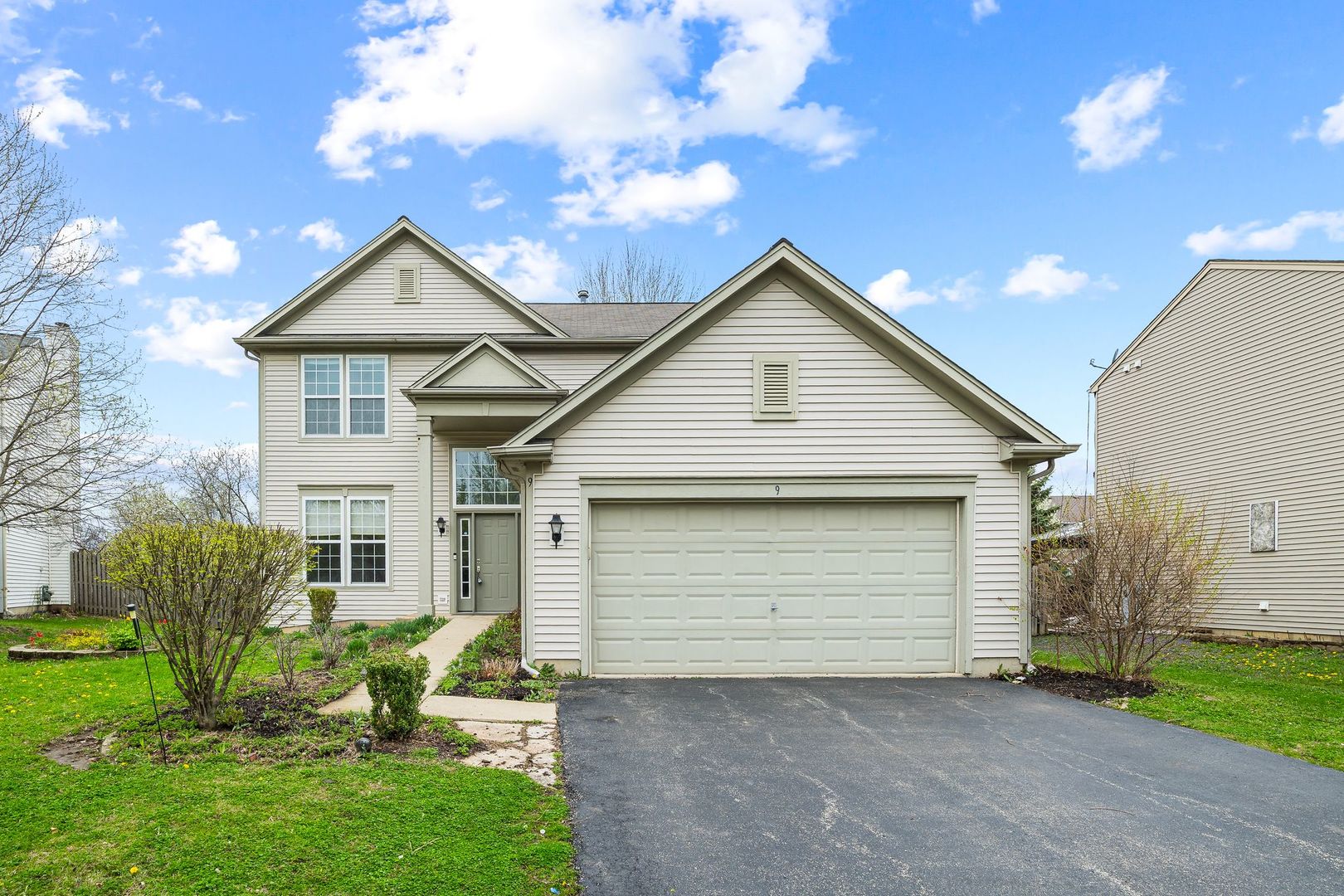 9 Lilac Court, Bolingbrook, IL