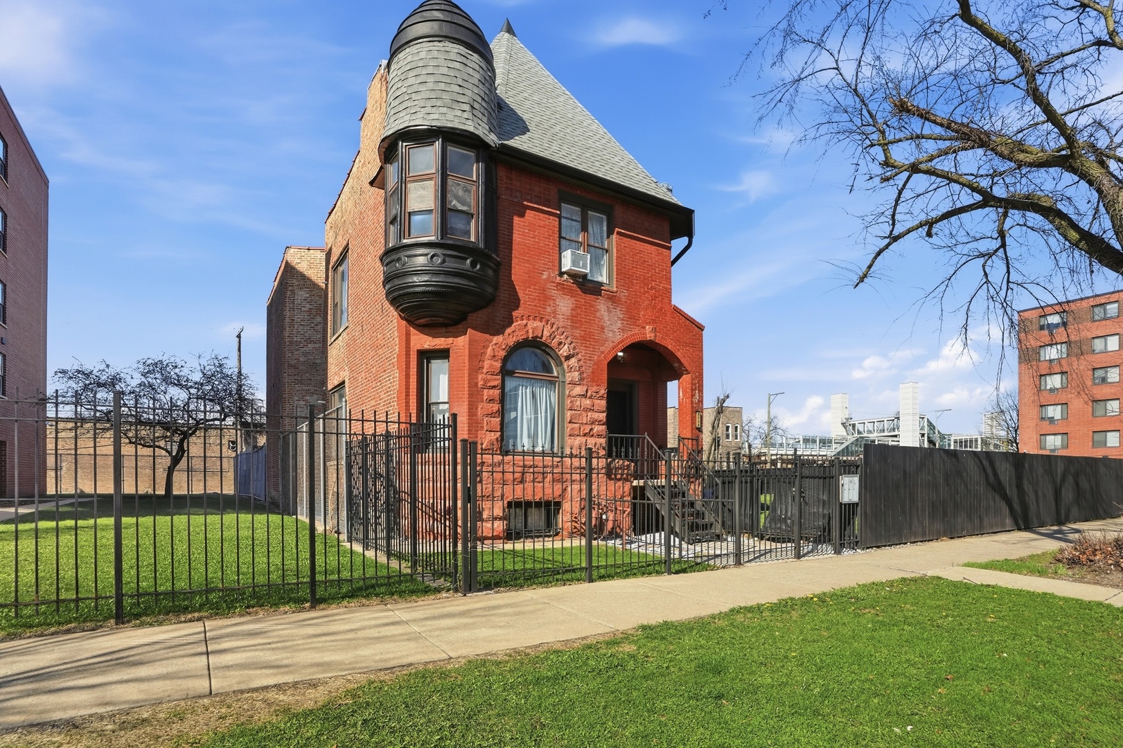 3248 W Maypole Avenue, Chicago, IL