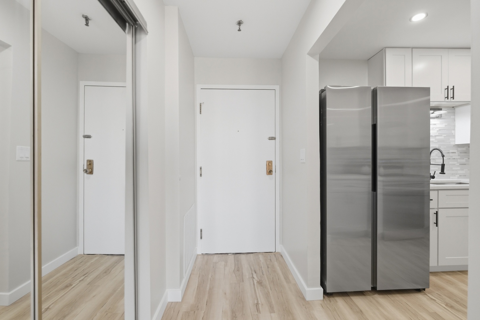 1777 W Crystal Lane #602, Mount Prospect, IL