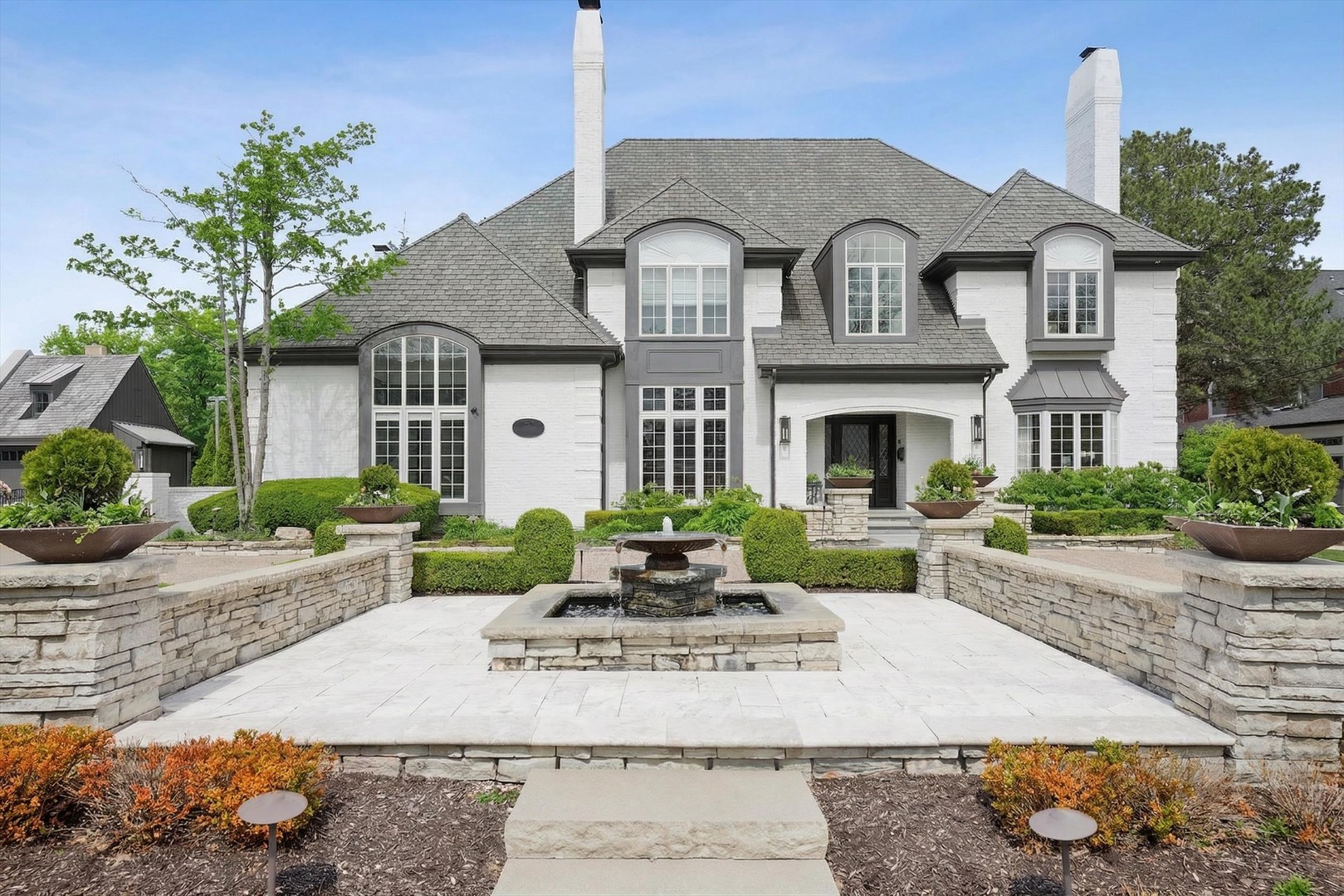 21 E 8th Street, Hinsdale, IL