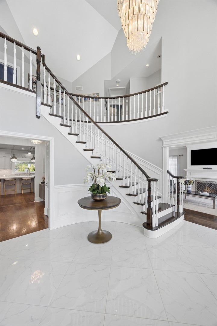 21 E 8th Street, Hinsdale, IL