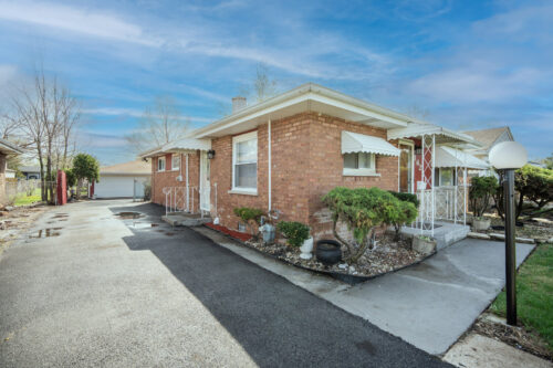 16221 Hermitage Avenue, Markham, IL