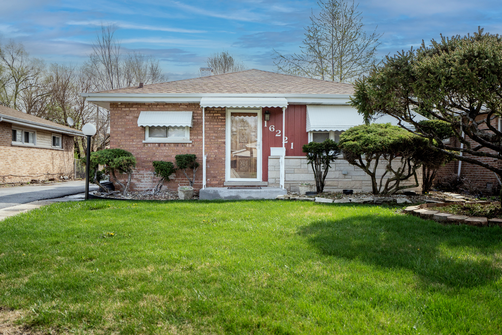 16221 Hermitage Avenue, Markham, IL