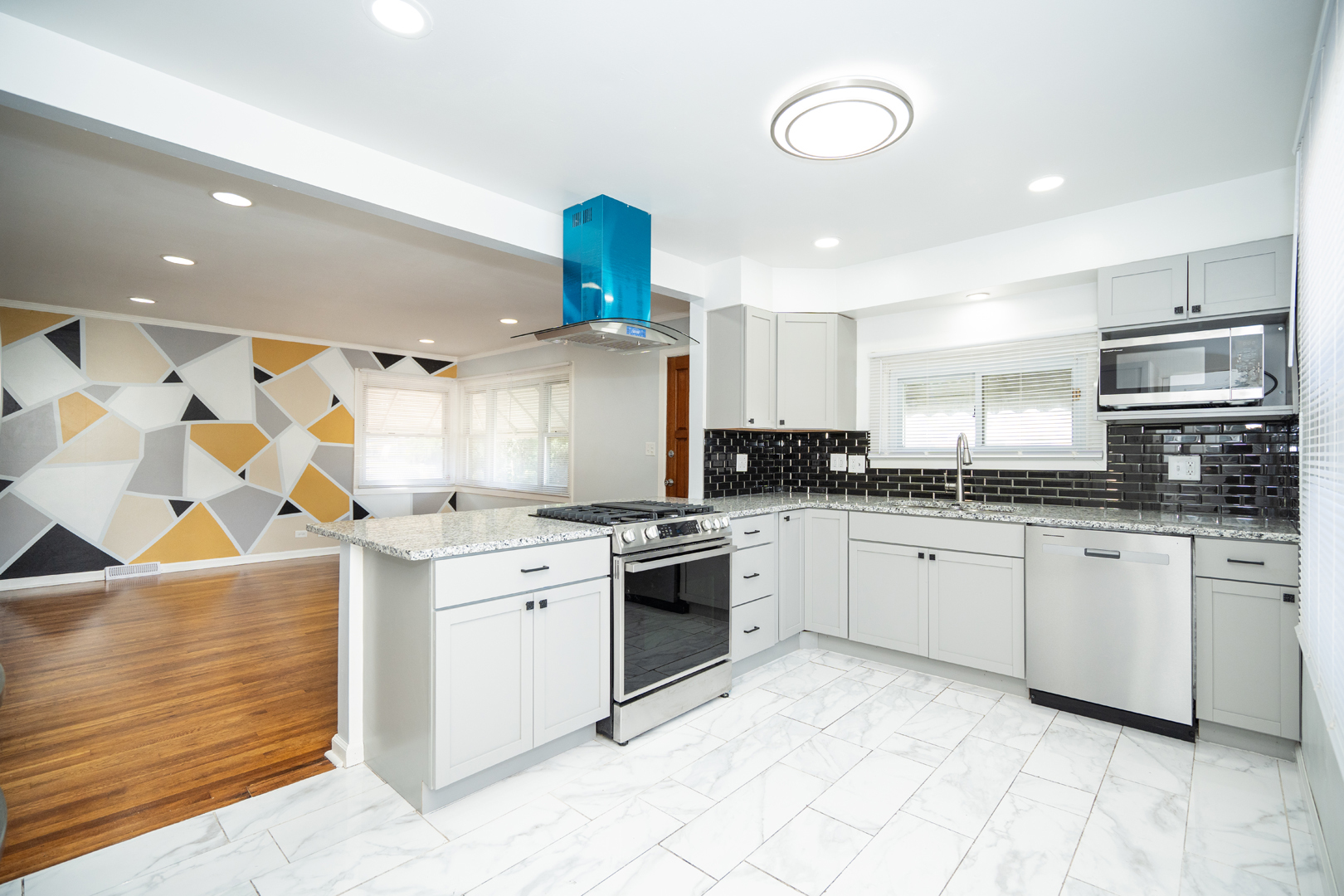 16221 Hermitage Avenue, Markham, IL