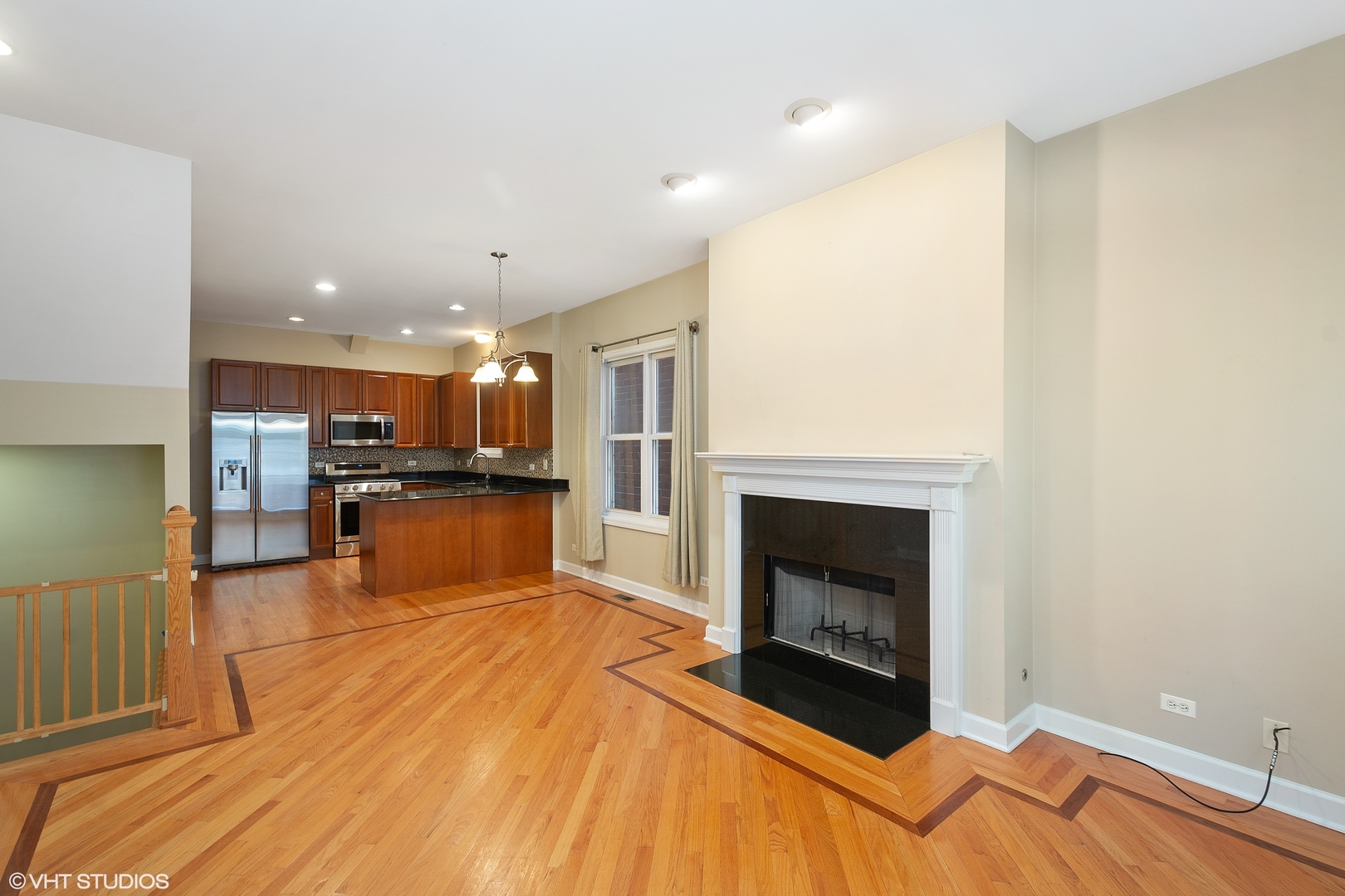 882 W Lill Avenue #1, Chicago, IL