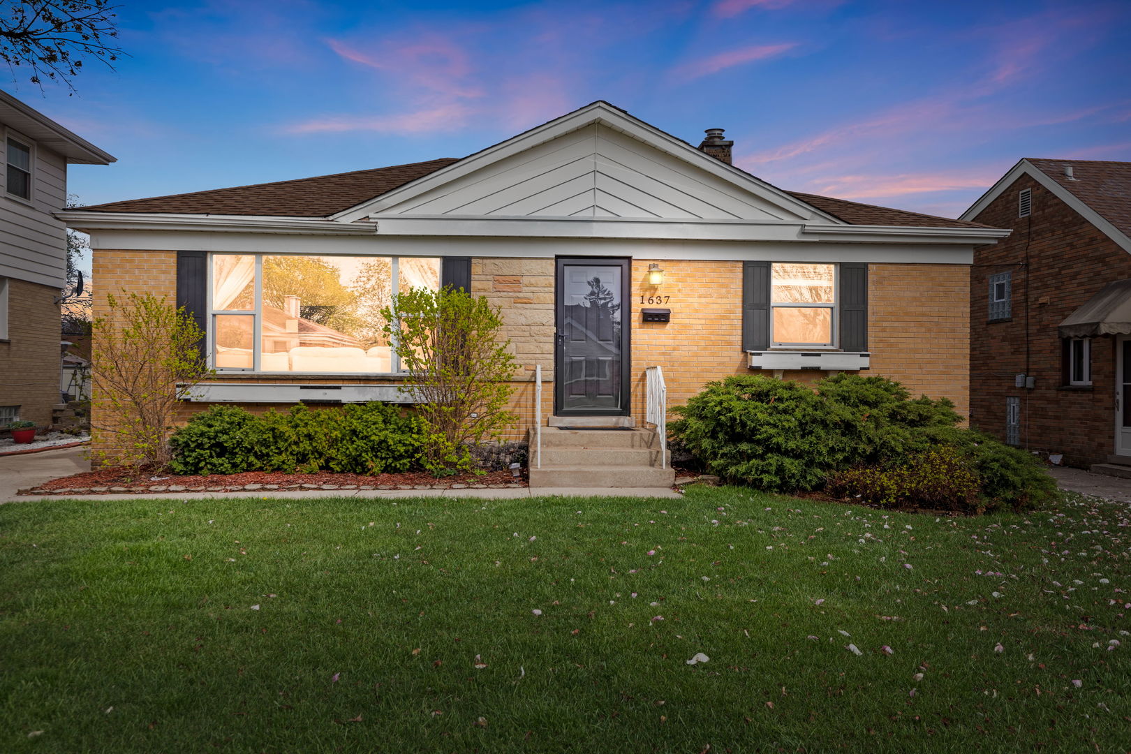 1637 Heidorn Avenue, Westchester, IL
