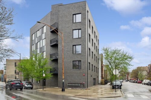 550 N Ogden Avenue #4N, Chicago, IL