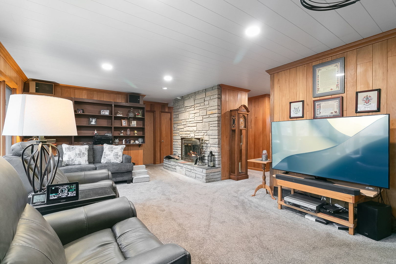 9215 S 83rd Avenue, Hickory Hills, IL