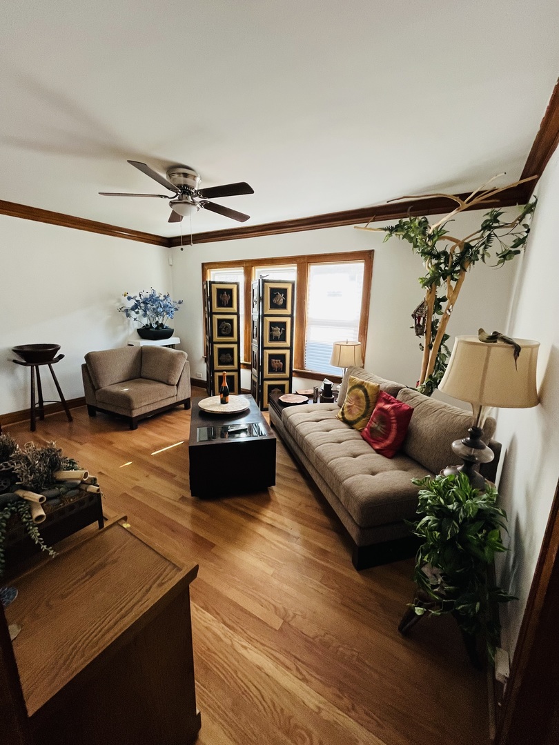 5133 W Wrightwood Avenue #2, Chicago, IL