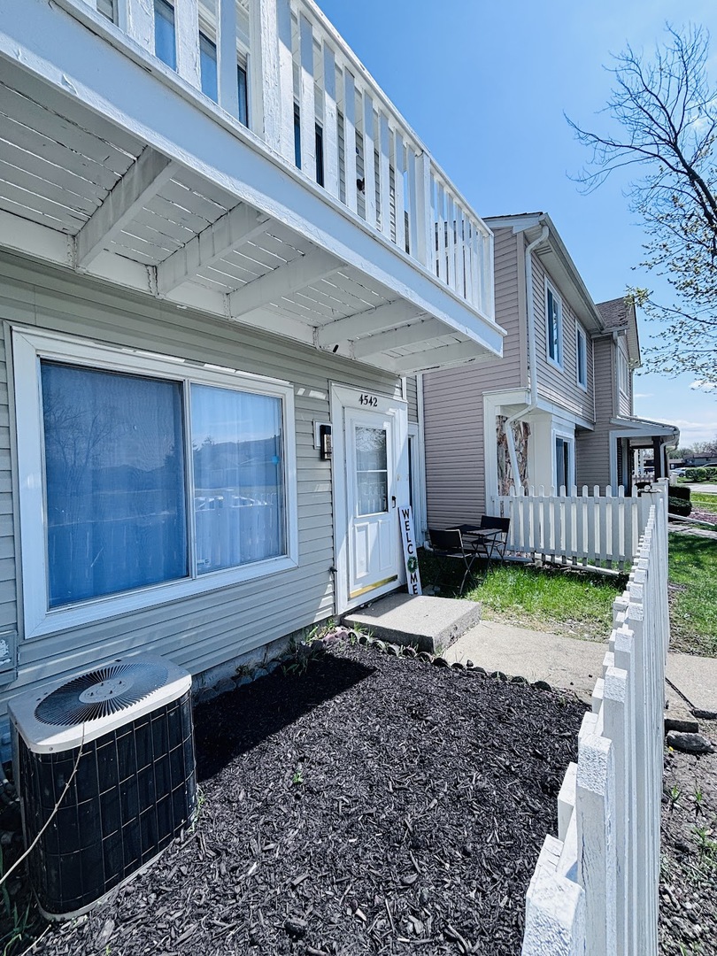 4542 Windsor Lane, Country Club Hills, IL