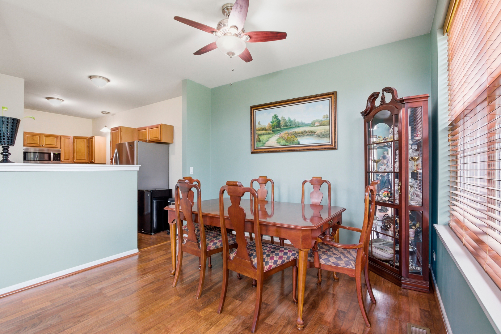 207 Canterbury Court, Oswego, IL