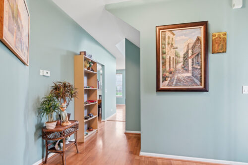 207 Canterbury Court, Oswego, IL