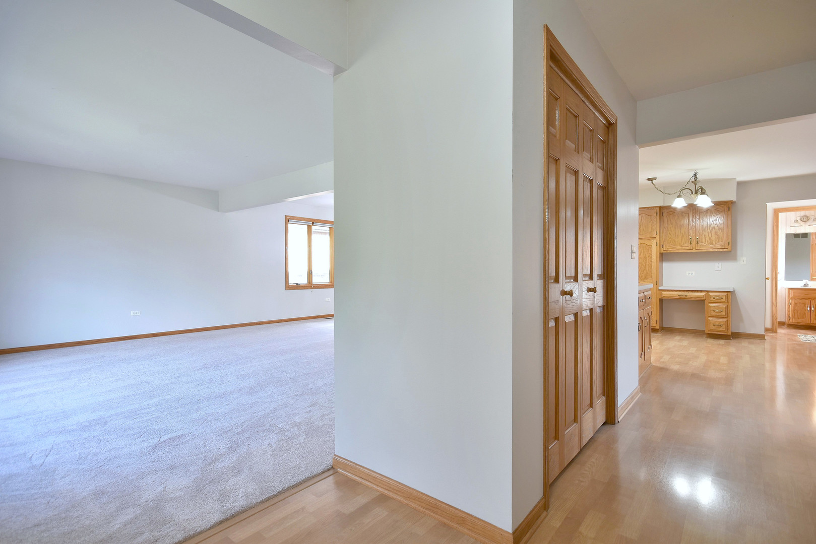 1263 Harleyford Road, Woodridge, IL