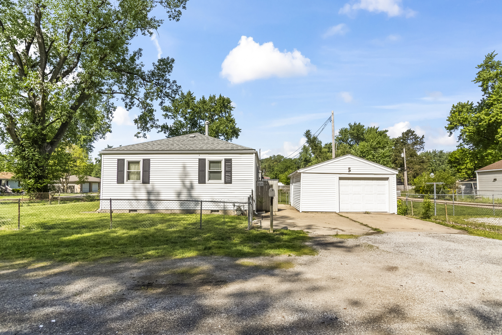 2049 E Hamilton Avenue, Springfield, IL