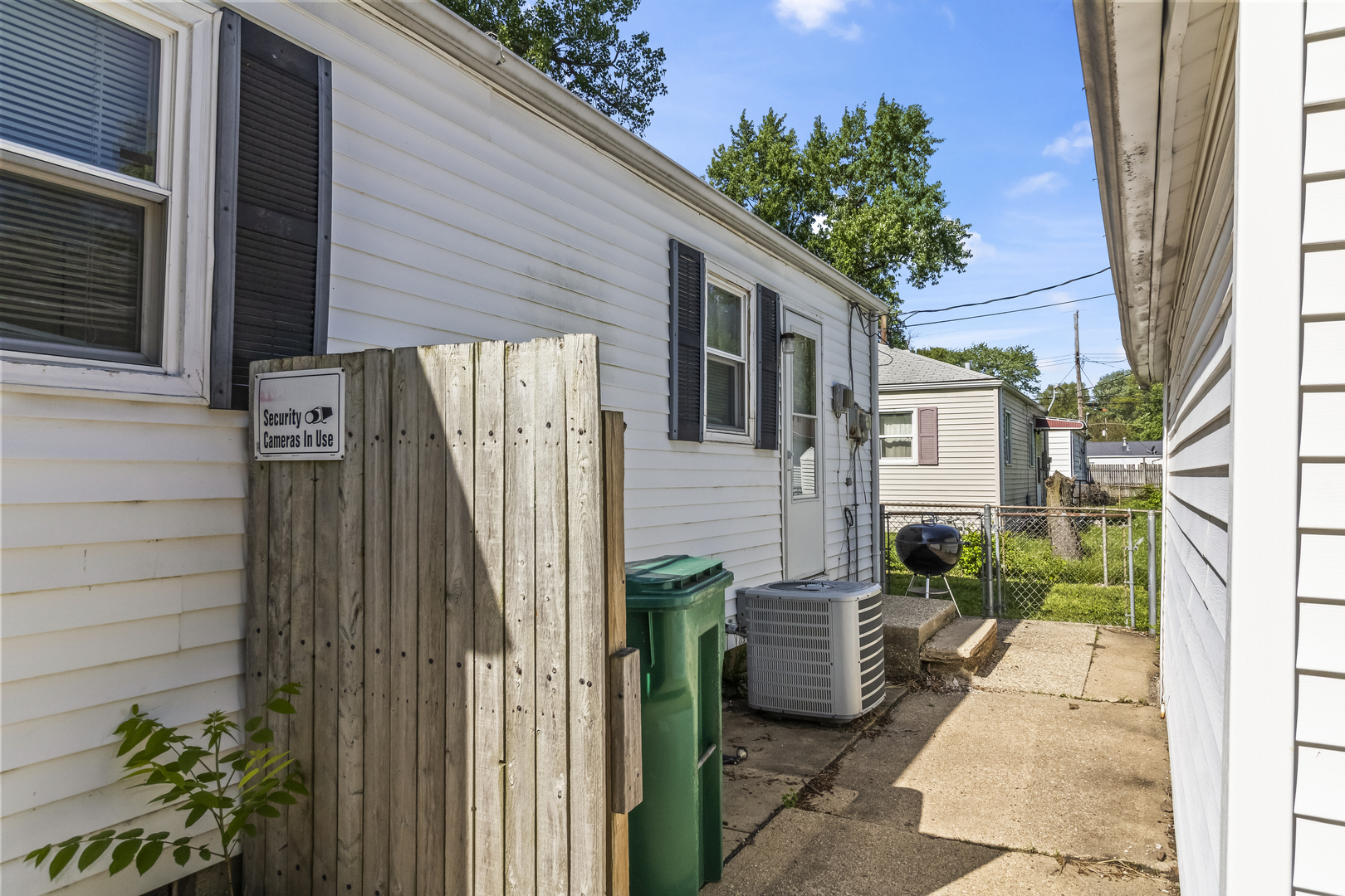 2049 E Hamilton Avenue, Springfield, IL