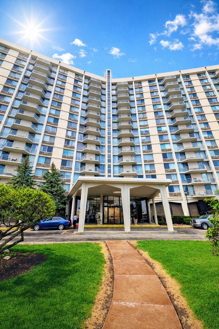 40 N Tower Road #6G, Oak Brook, IL