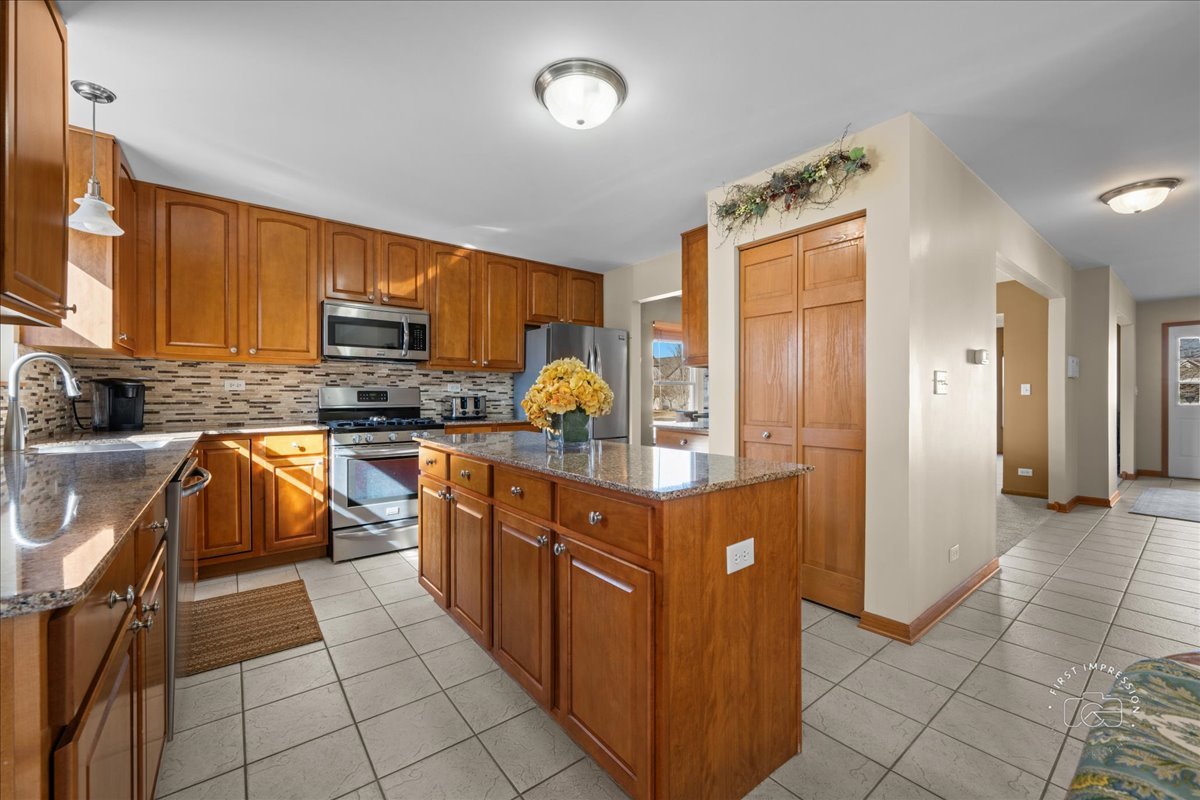 2518 Imgrund Road, North Aurora, IL