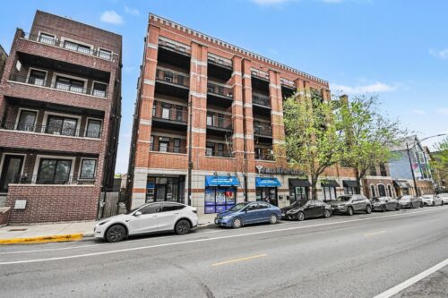 2222 W Belmont Avenue #202, Chicago, IL