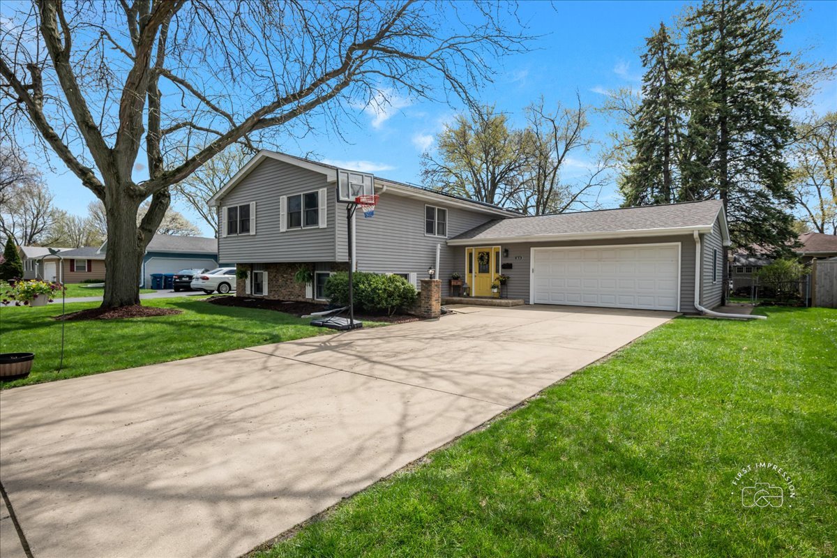 1610 Heather Drive, Aurora, IL