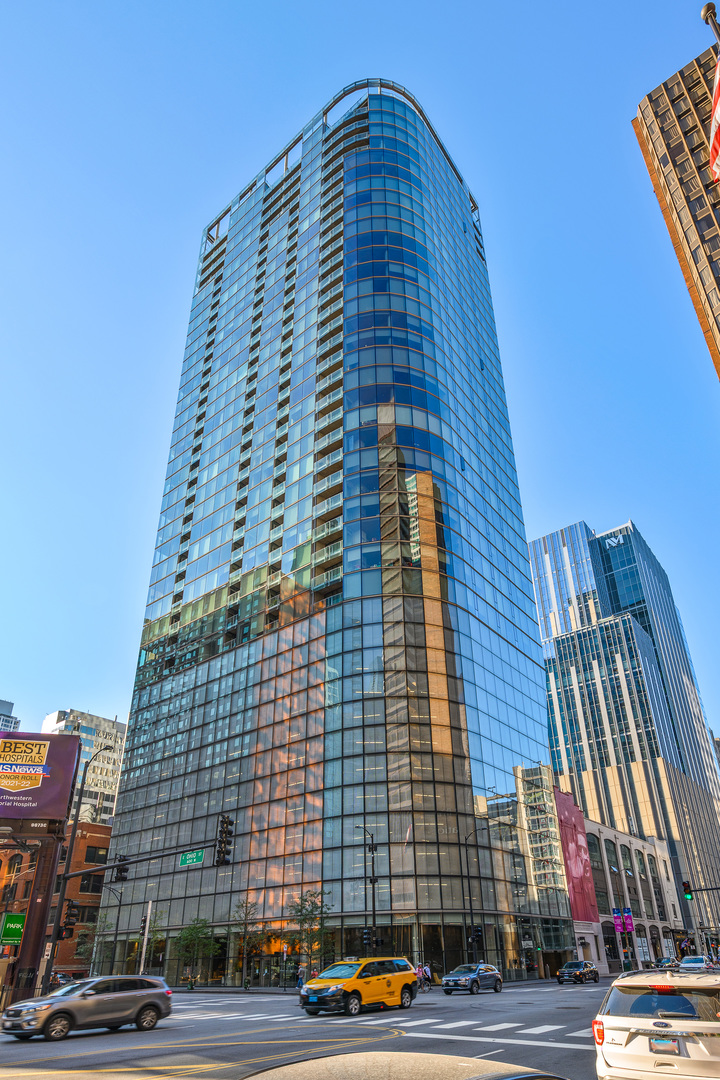 600 N Fairbanks Court #2107, Chicago, IL