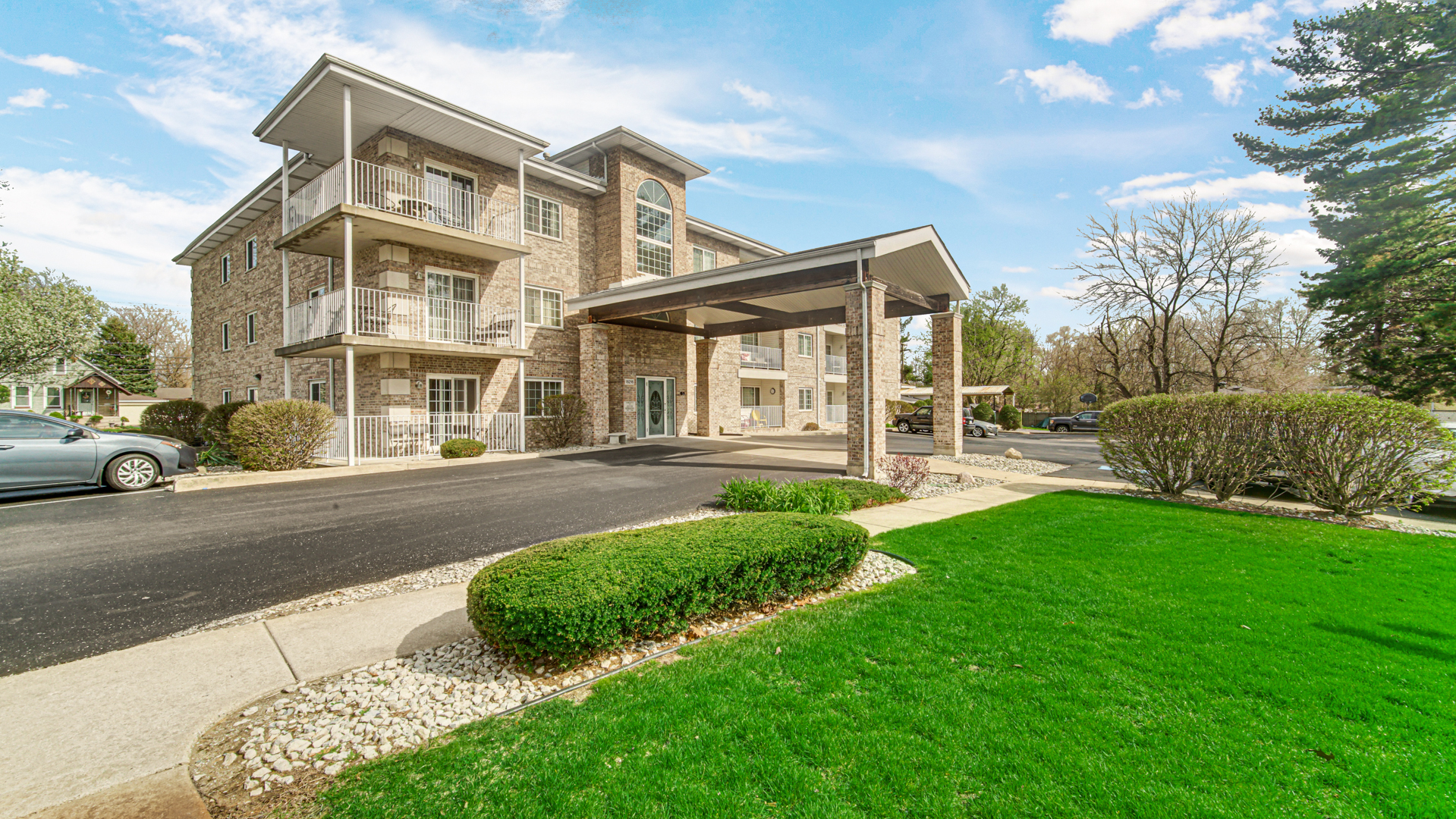 18216 Lange Street #2E, Lansing, IL