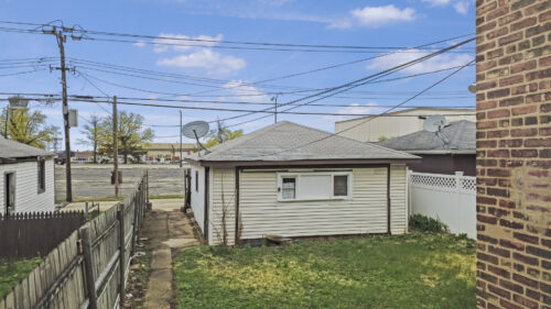5156 W 63rd Place, Chicago, IL