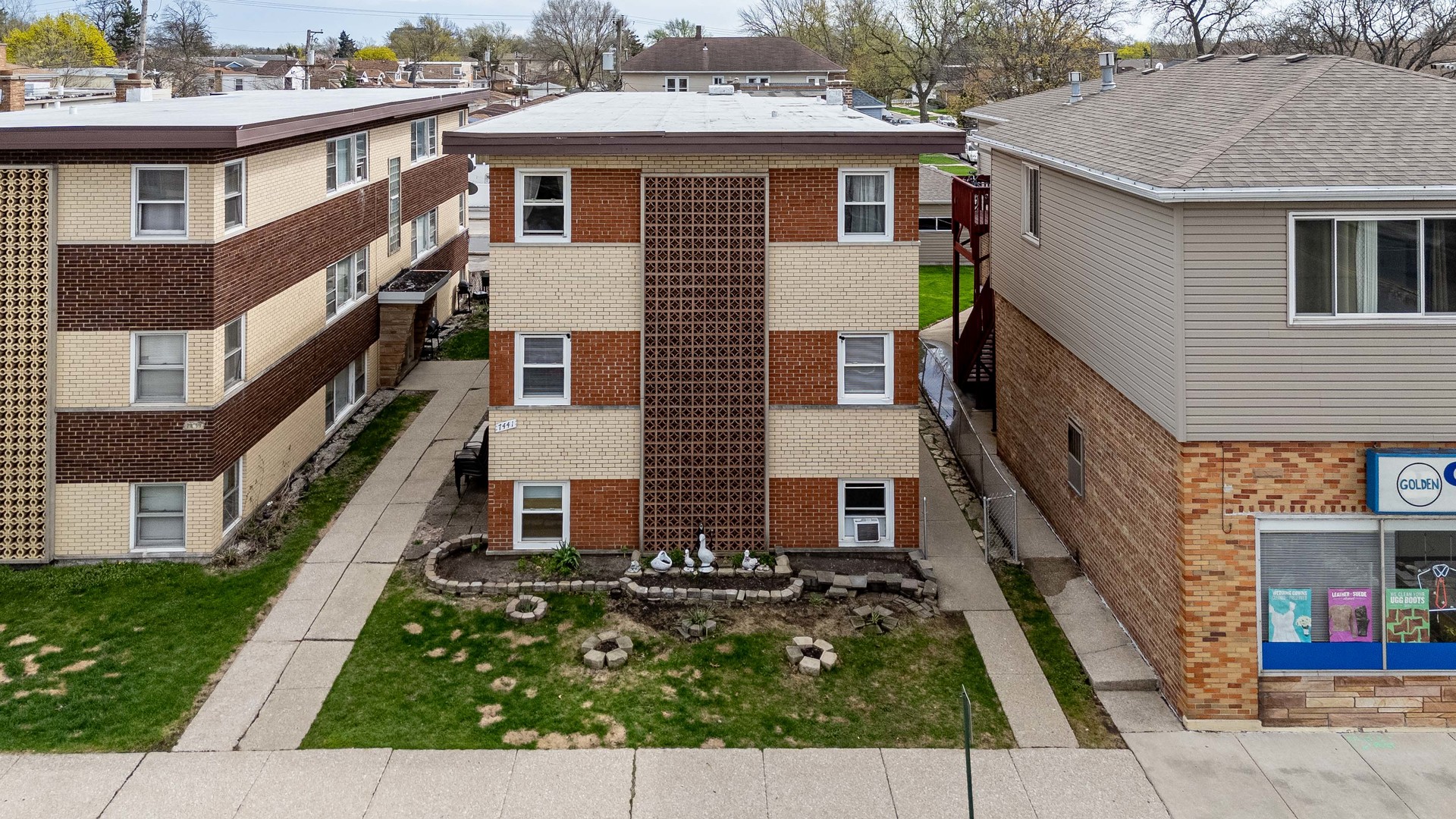 7441 W Fullerton Avenue #1N, Elmwood Park, IL