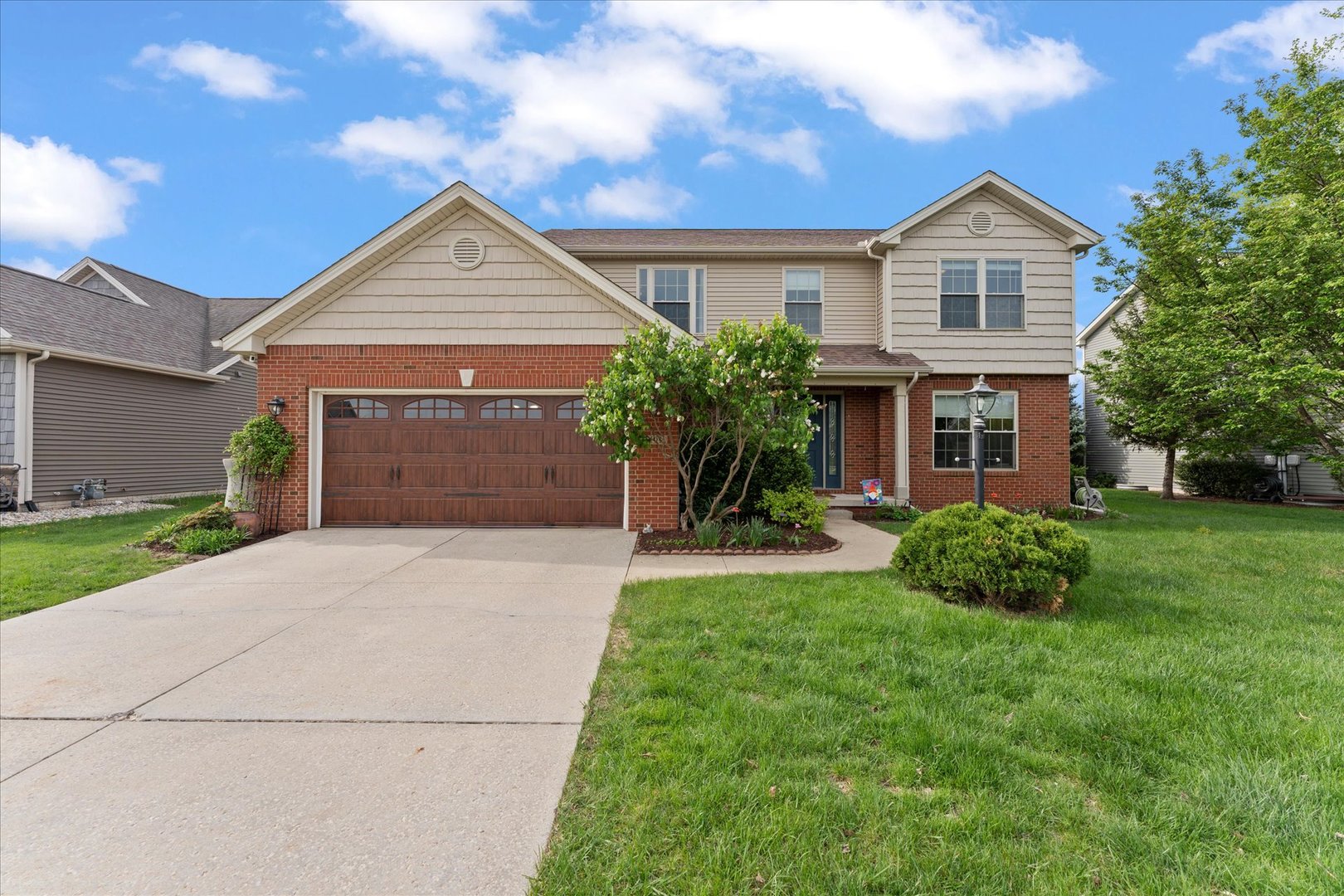 5101 Stonebridge Drive, Champaign, IL