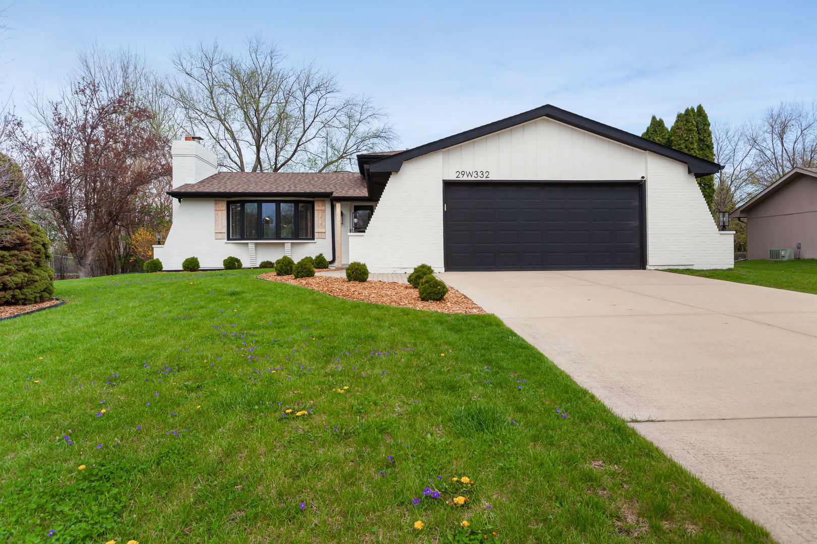 29W332 Mark Drive, Naperville, IL