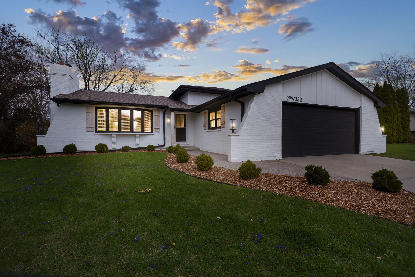 29W332 Mark Drive, Naperville, IL