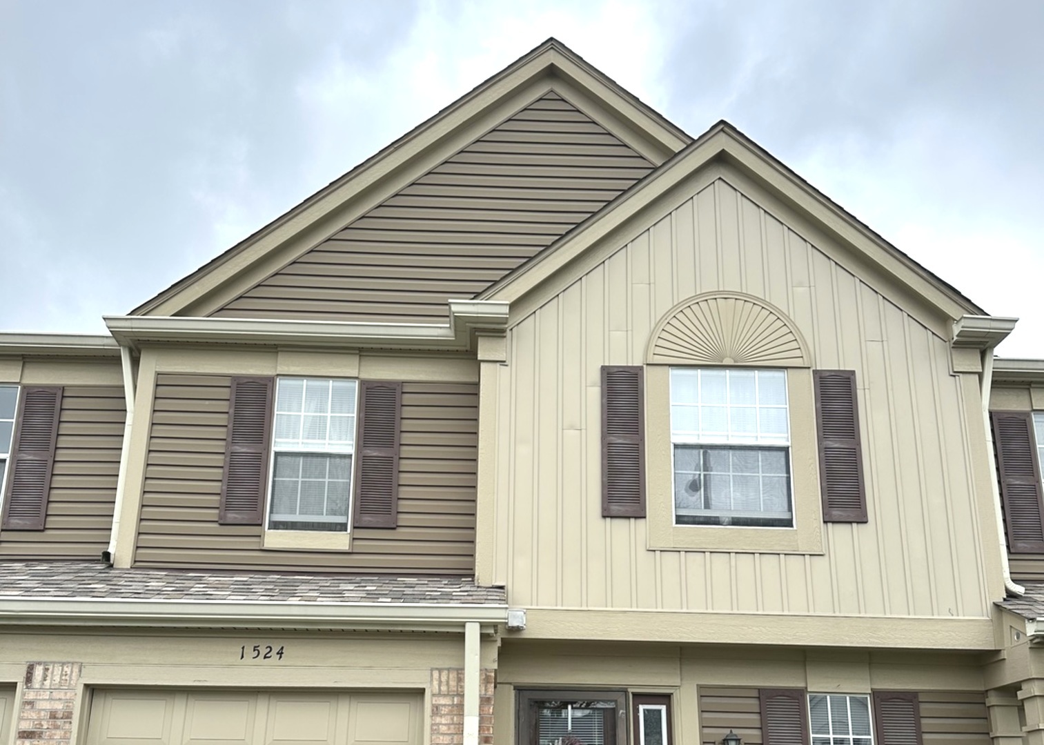 1524 Crab tree Drive #1524, Westmont, IL