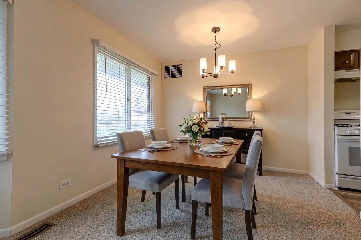 3100 Roberts Drive #5, Woodridge, IL