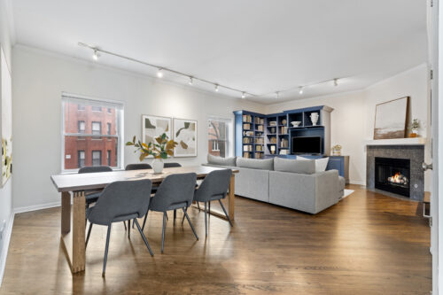 1043 W SCHOOL Street #207, Chicago, IL