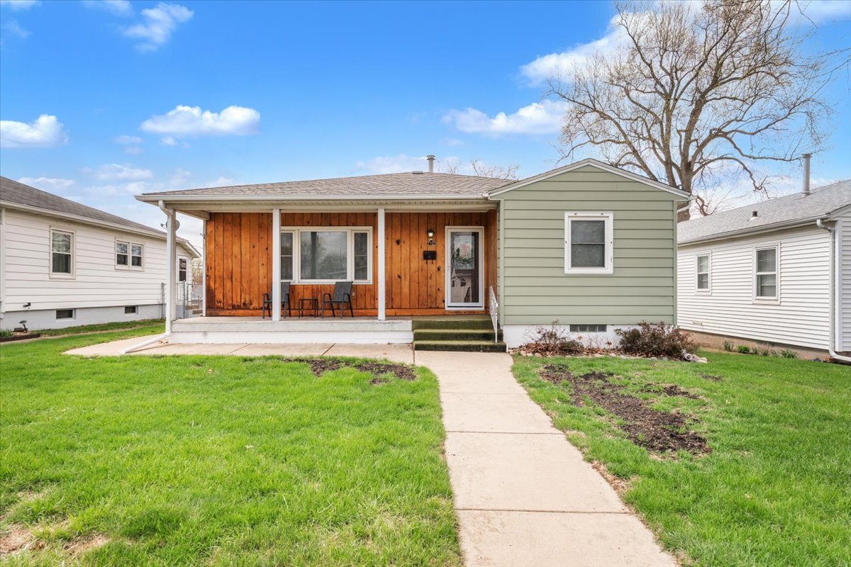 2122 N Lincoln Avenue, Davenport, IA