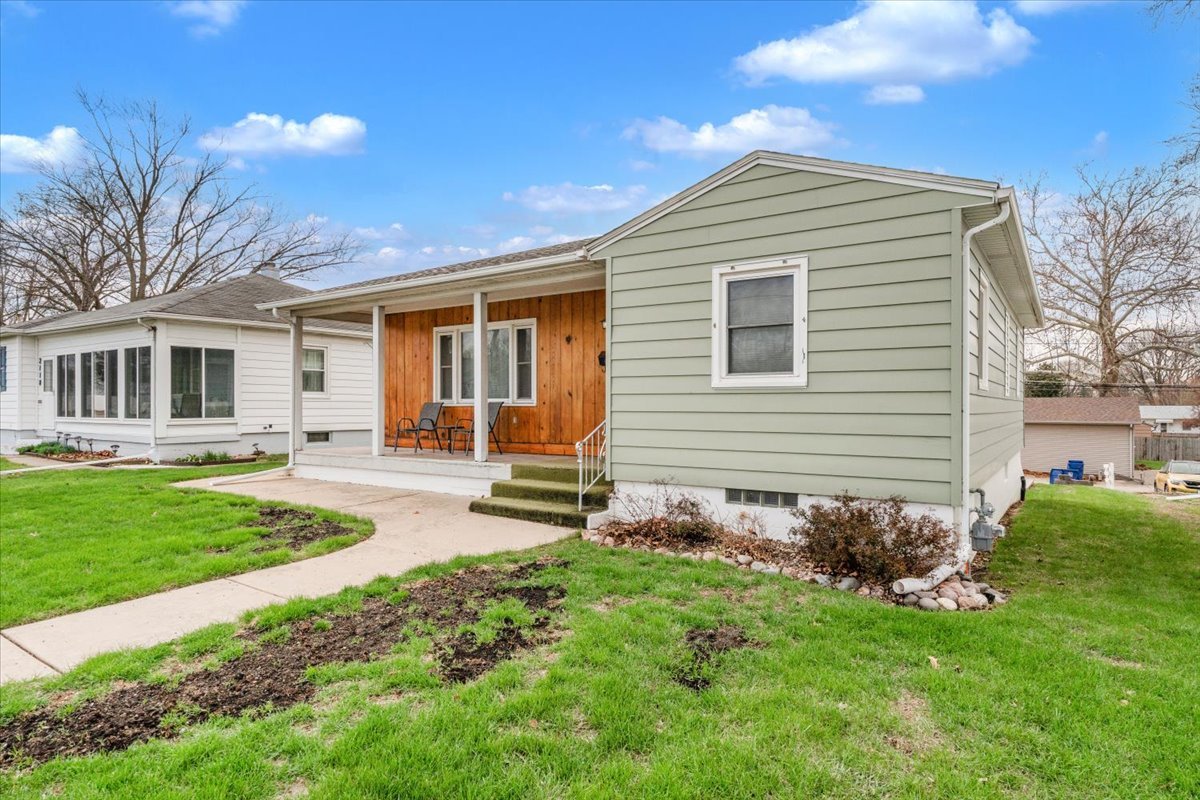 2122 N Lincoln Avenue, Davenport, IA