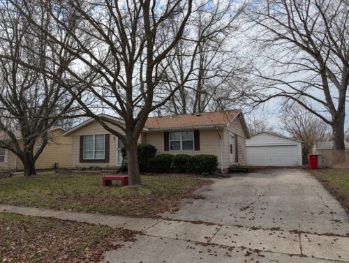 607 Castleton, Champaign, IL