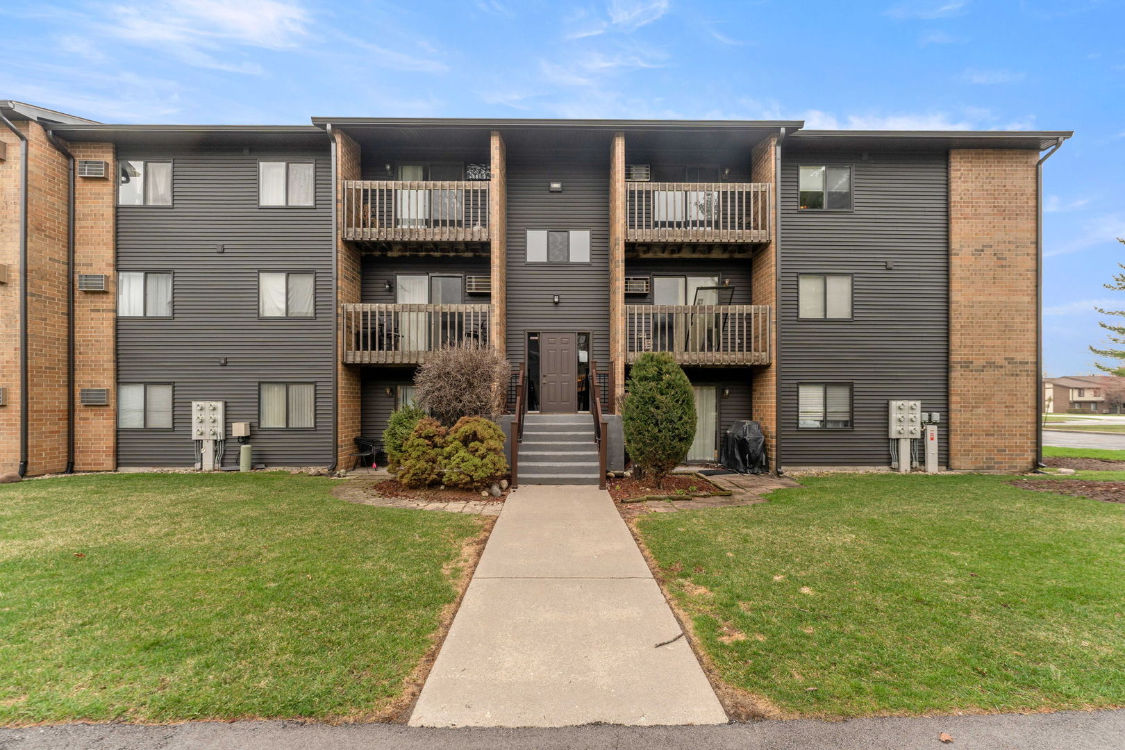 651 N Virginia Road #328, Crystal Lake, IL