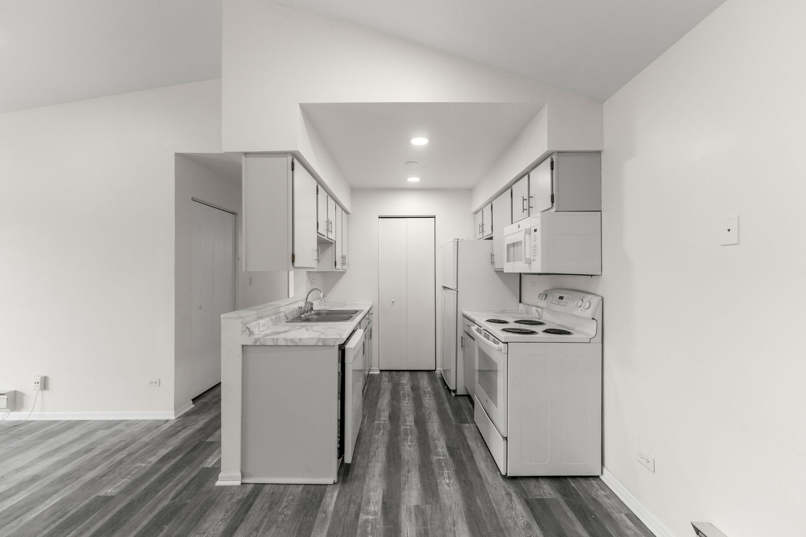 651 N Virginia Road #328, Crystal Lake, IL