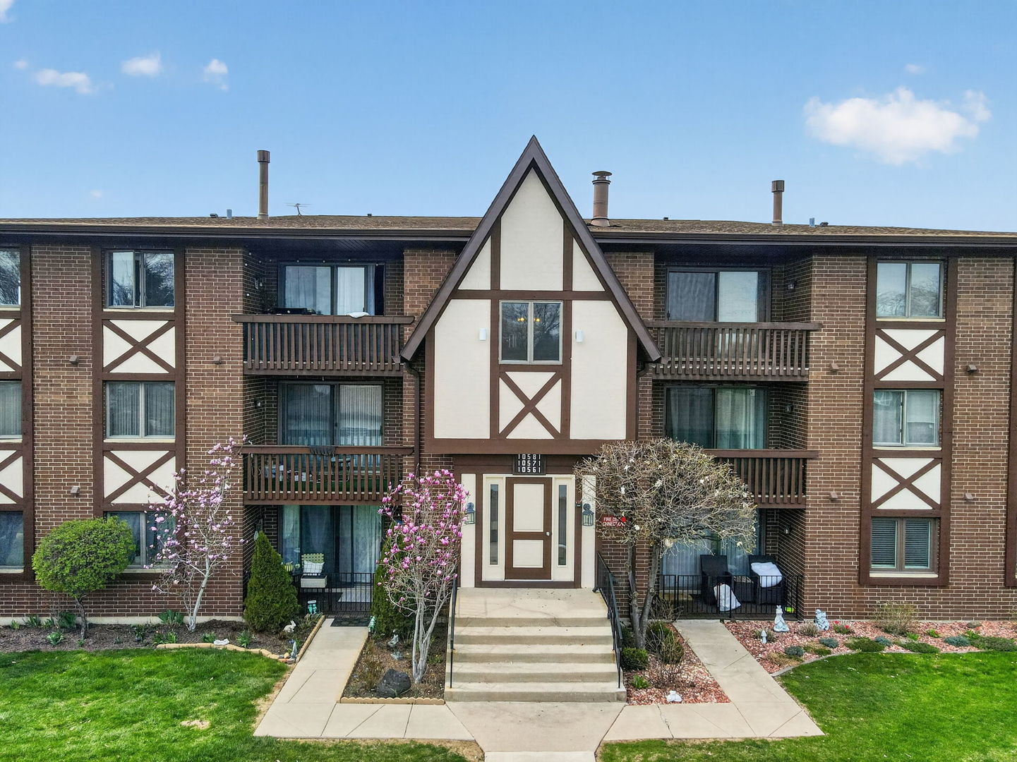 10571 Palos Place #B, Palos Hills, IL