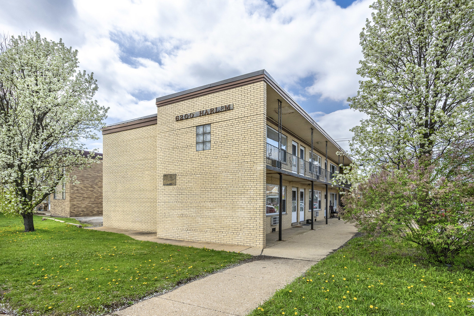 6200 S Harlem Avenue, Summit, IL