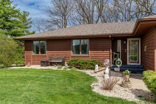 6658 Nestlewood Drive, Roscoe, IL