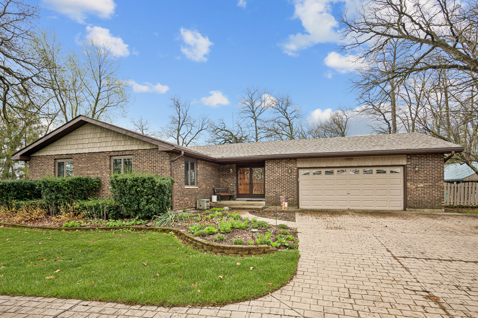 48W607 Whispering Oaks Drive, Hampshire, IL