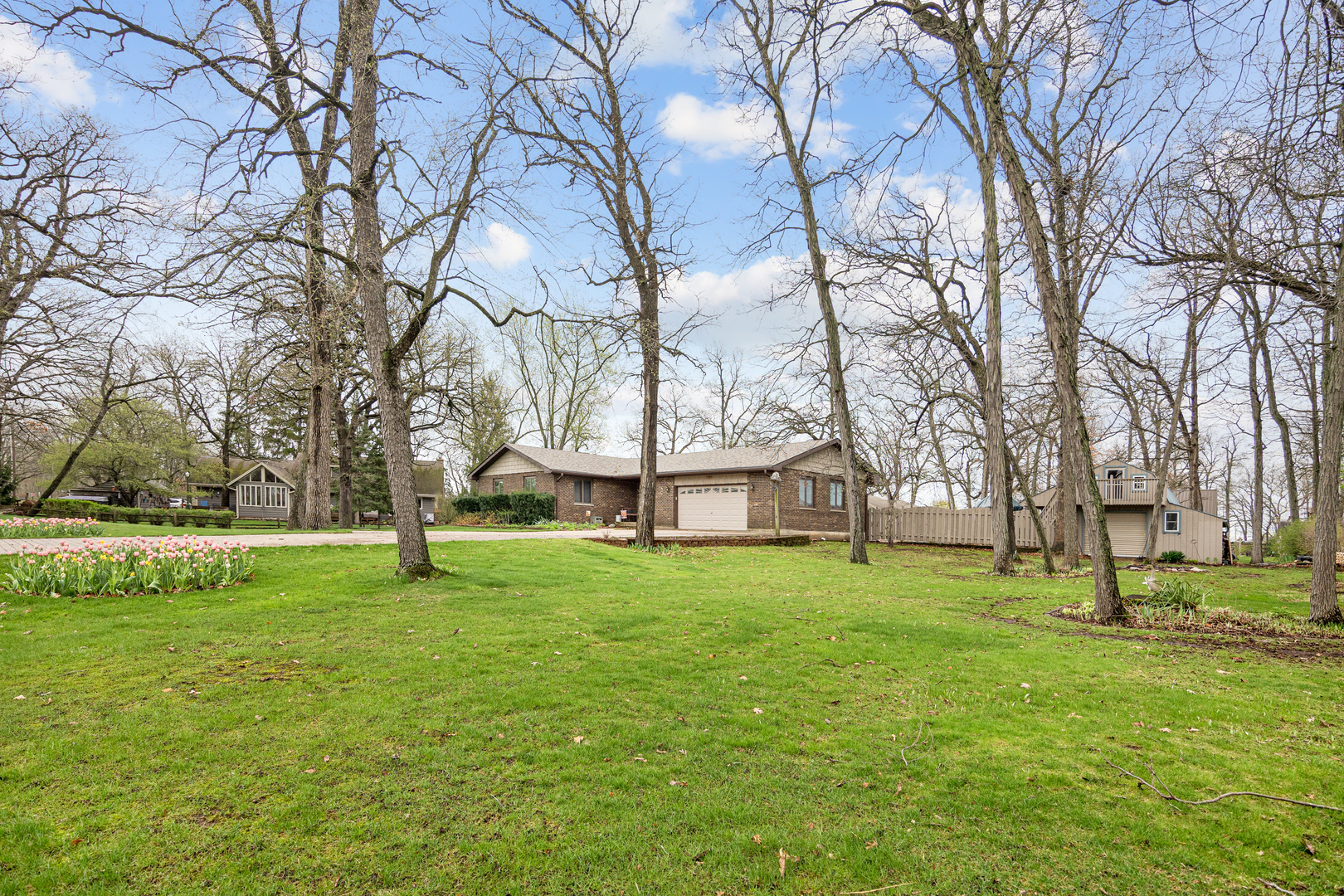48W607 Whispering Oaks Drive, Hampshire, IL