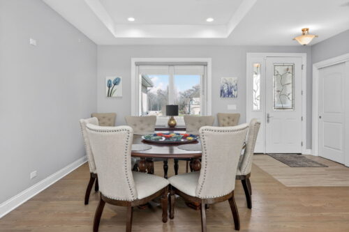 669 E Byron Avenue, Addison, IL