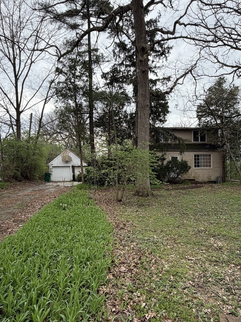 11407 Hiawatha Lane, Indian Head Park, IL